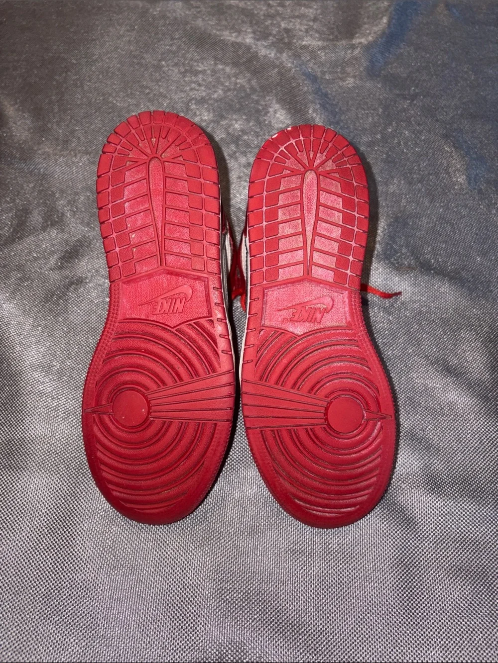 Jordan 1 Retro High Og Chicago Lost and Found size 4.5Y